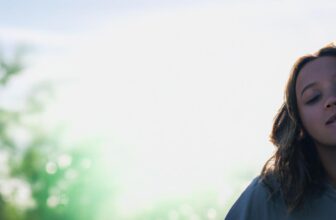 Chill Out This Summer with the Energy-Efficient Daikin 1.5 Ton 5 Star Inverter Split AC!